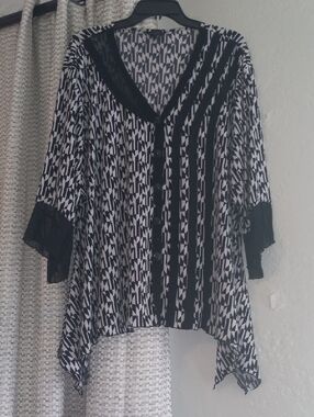 Russell Kemp Black and White Geometric Button-Front Top